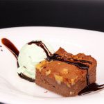 Brownie con helado