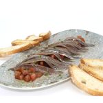 Anchoas del cantábrico con su tomate